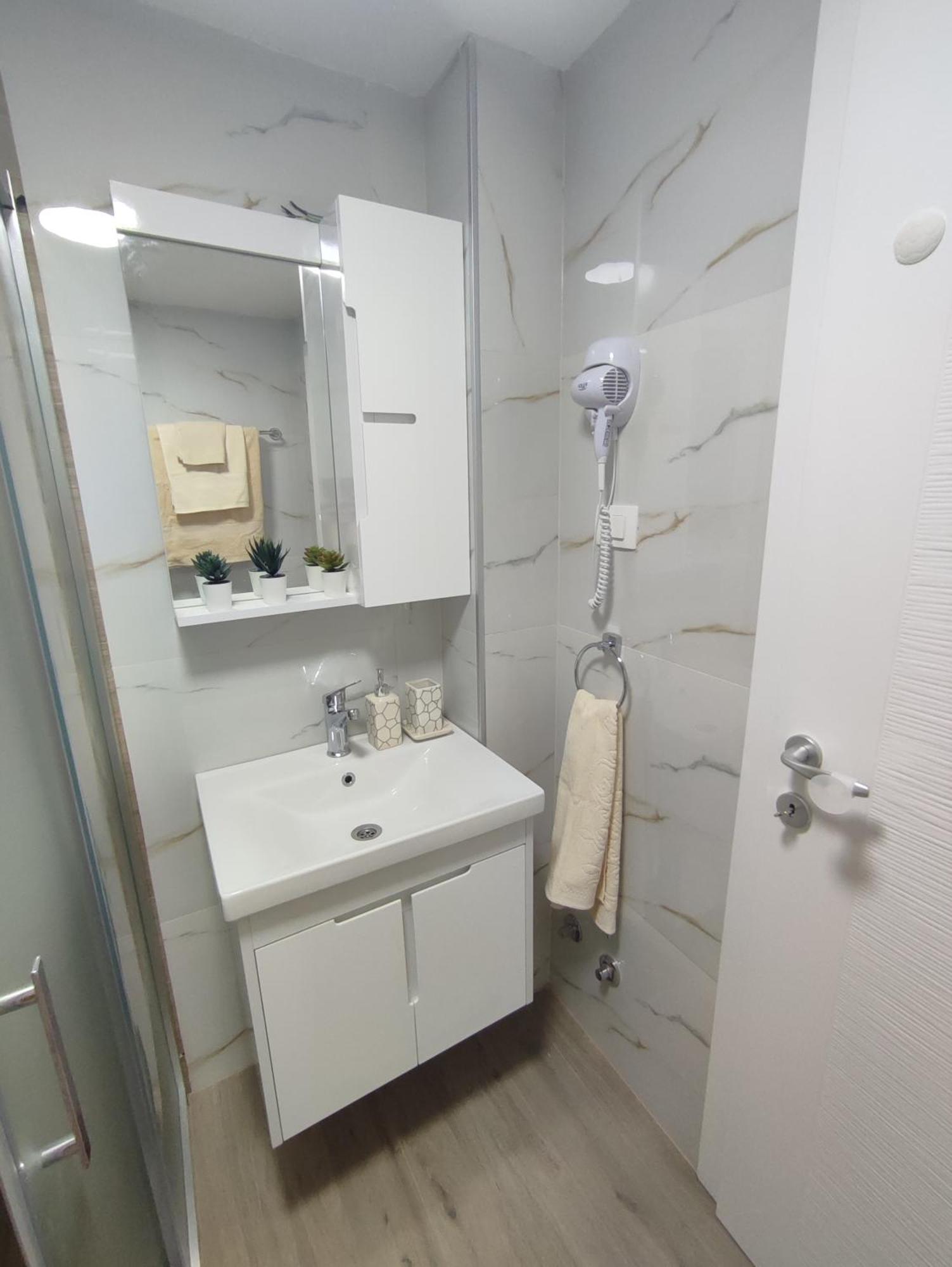 Guest House Nakjoski Elshani Екстериор снимка