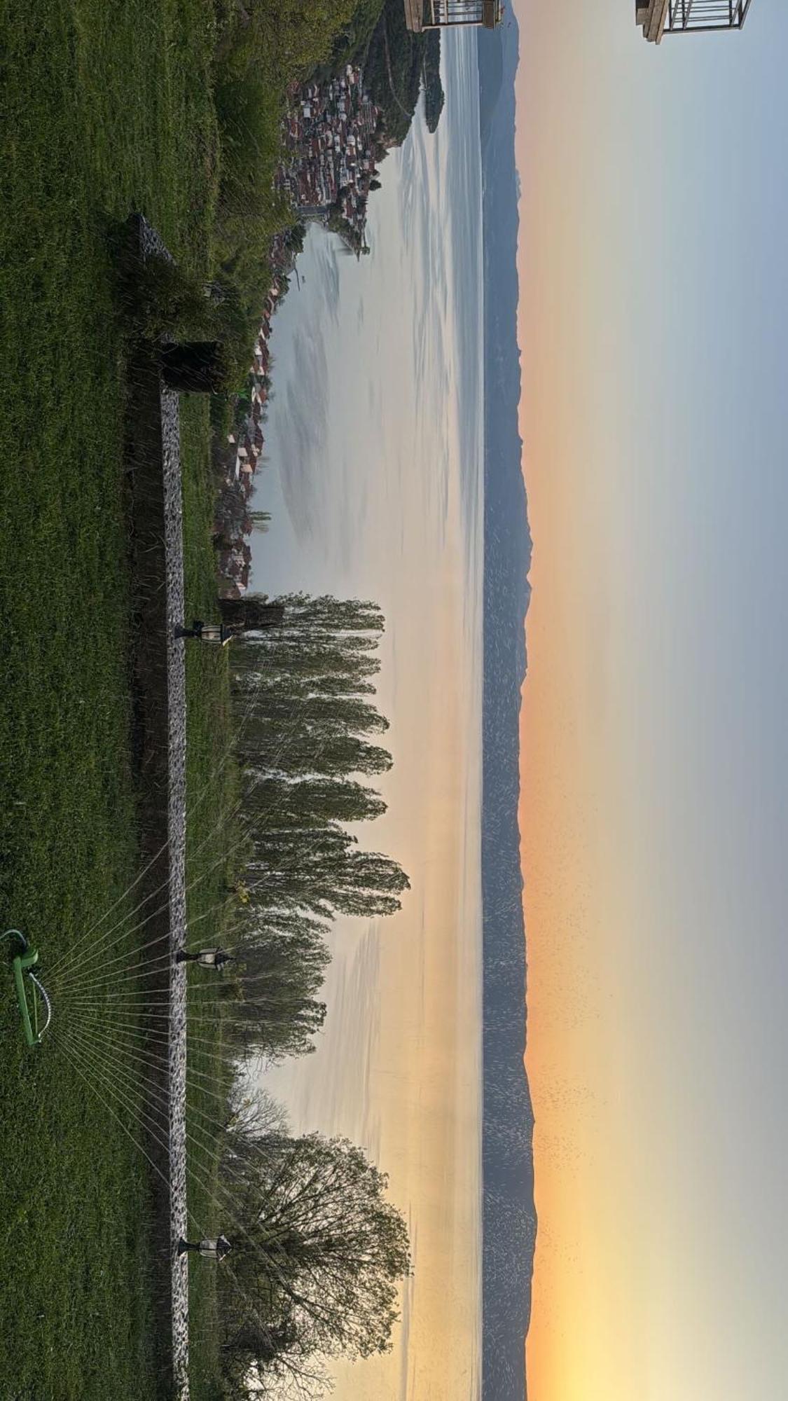 Guest House Nakjoski Elshani Екстериор снимка